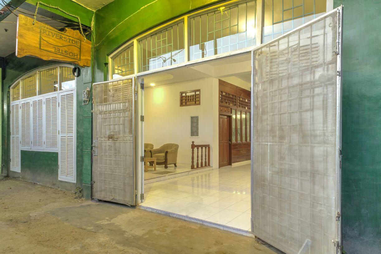 Riverside Hostel Padang Εξωτερικό φωτογραφία